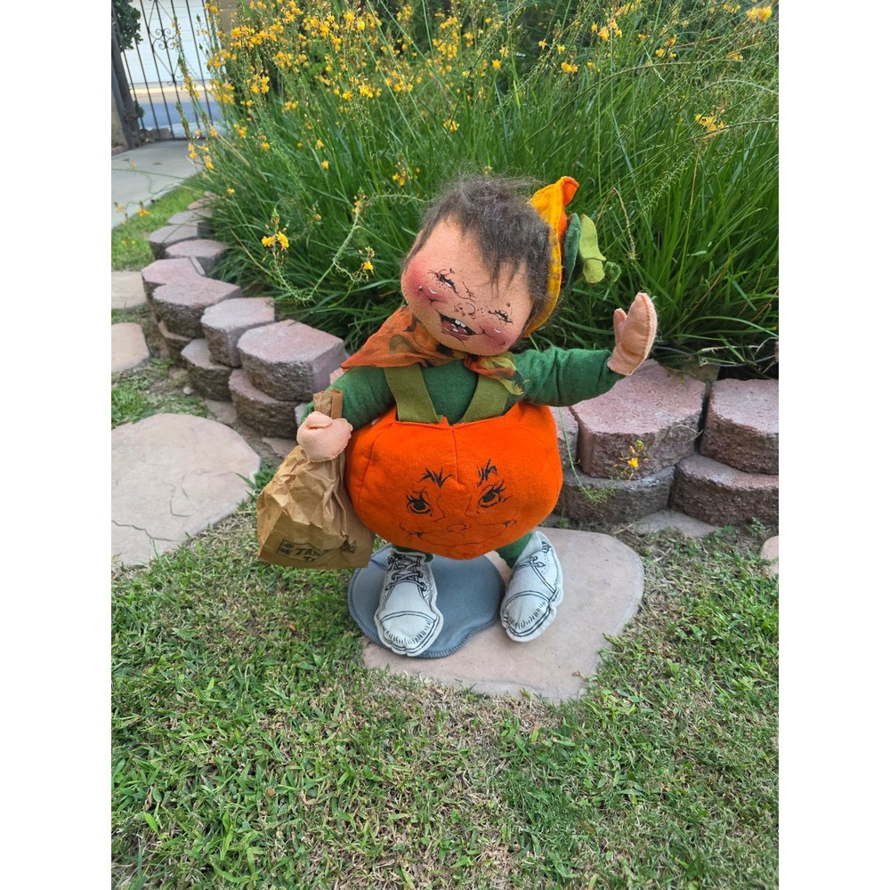 Annalee Mobilitee Halloween Pumpkin Boy Doll Trick or Treat Bag Vintage Decor